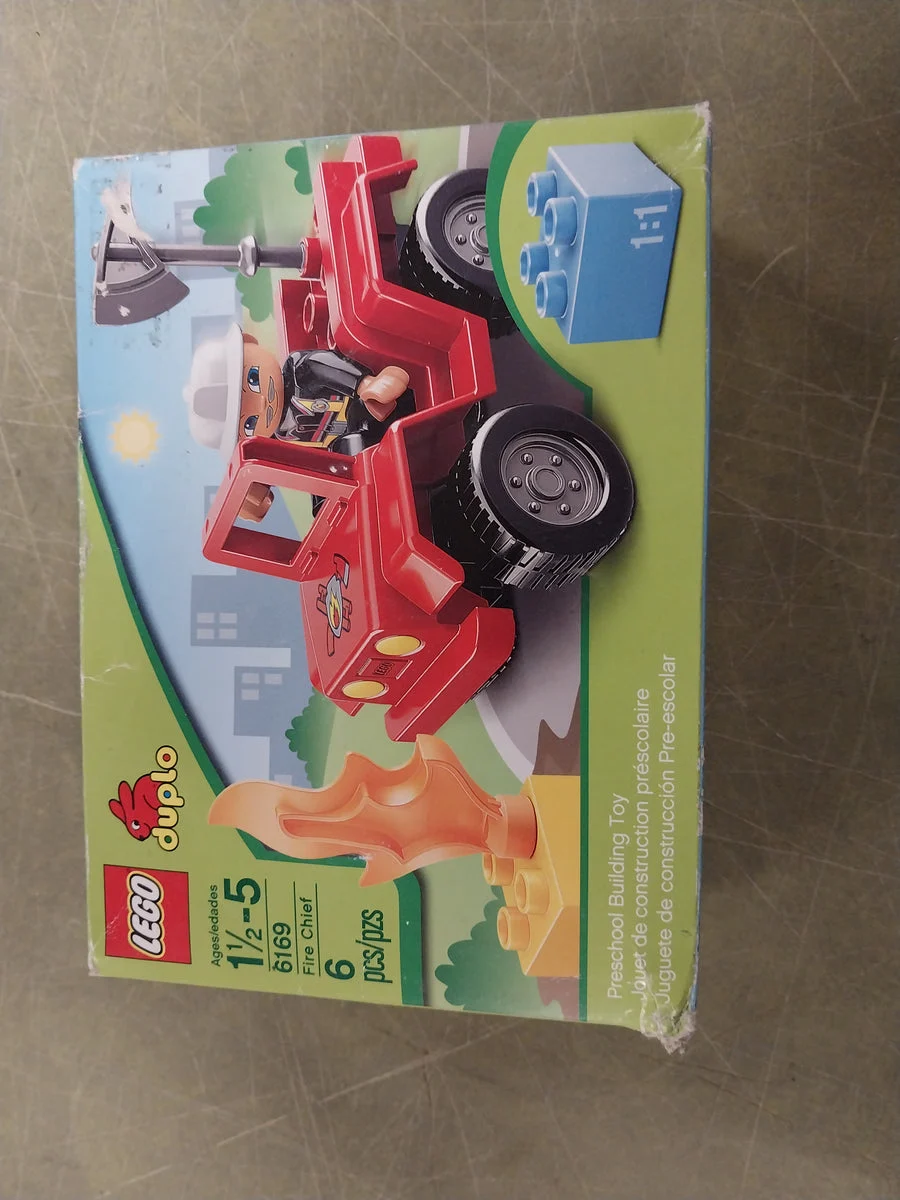 Lego Duplo Ville Fire Chief 6169 2012 6pc set NIB