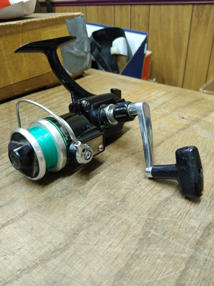 Vtg Olympic ES-1 Spin Cast Open Face Fishing Reel Gear Ratio 3.73:1 Working!